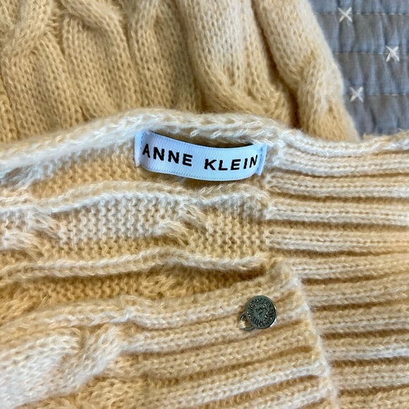 2 for $20 Anne Klein Cream Cable Knit Scarf OS - Picture 2 of 4